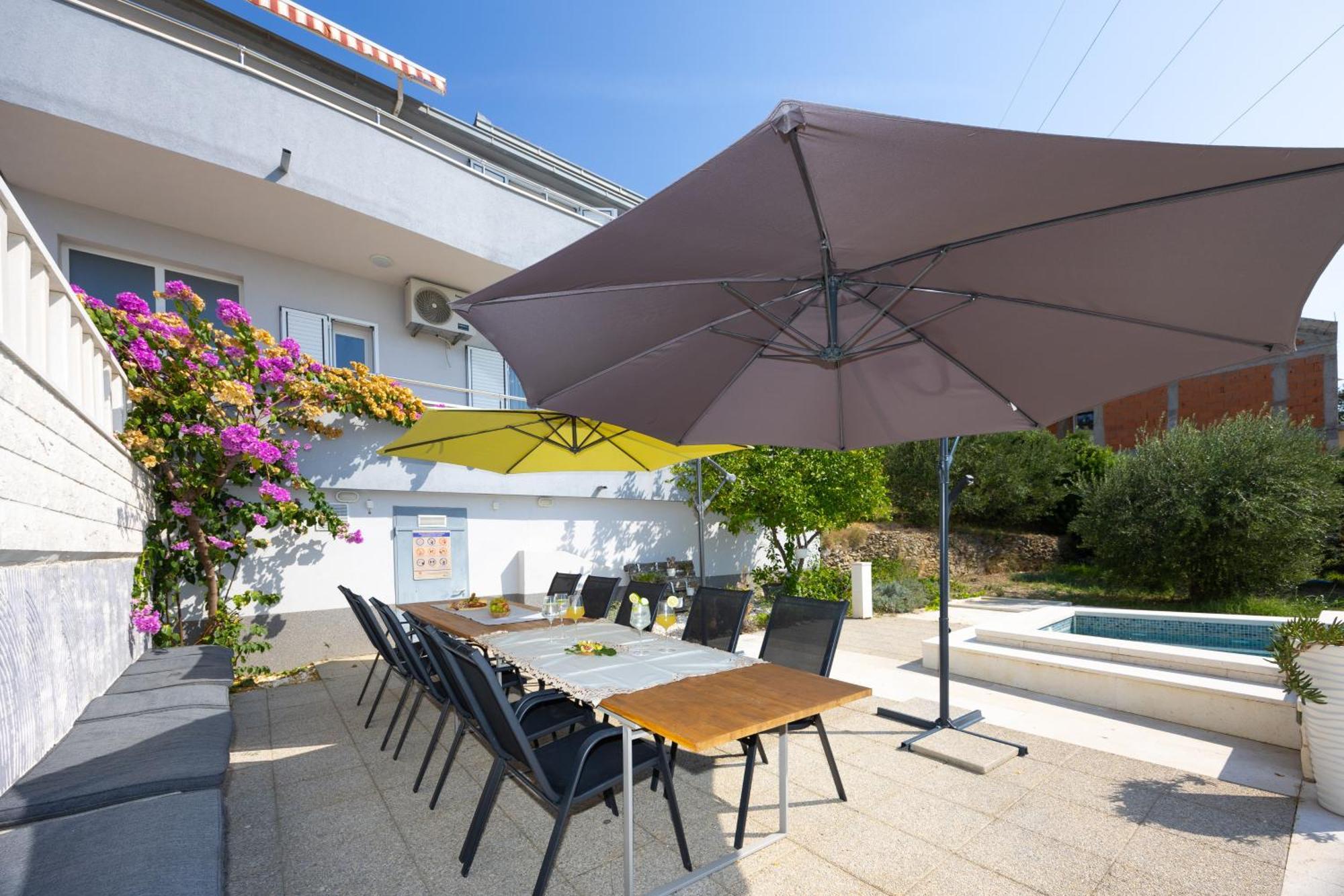 Casa Felice Apartments-Holiday Home Kastela Exterior photo